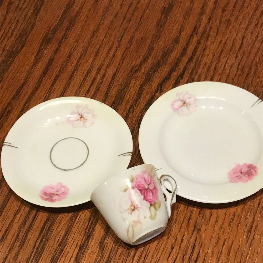 Vintage Porcelain Doll Tea Set: Hand-Painted Floral Cup, Saucer, Plate‎